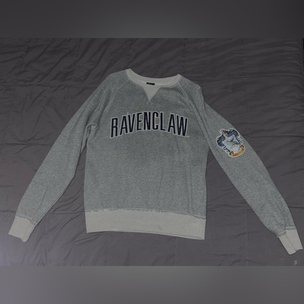 Ravenclaw Harry Potter crewneck sweatshirt from universal studios Hollywood.